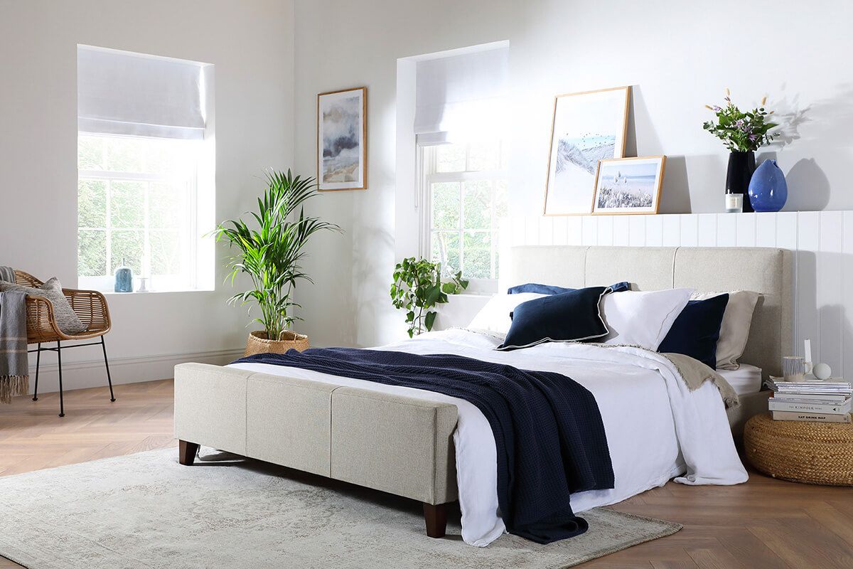 Caro Oatmeal Bed - Summer Breeze